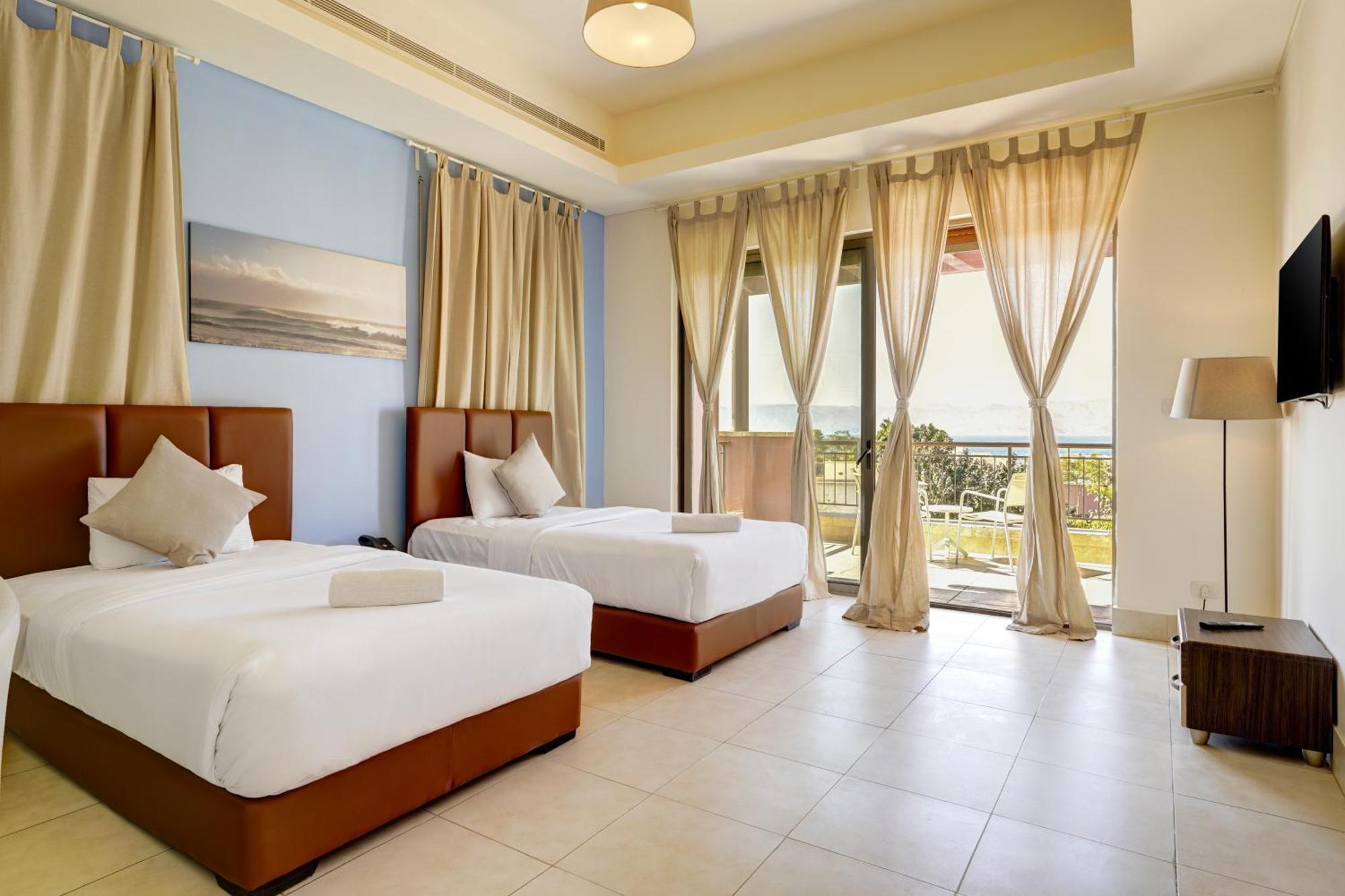 Deluxe Room Street side